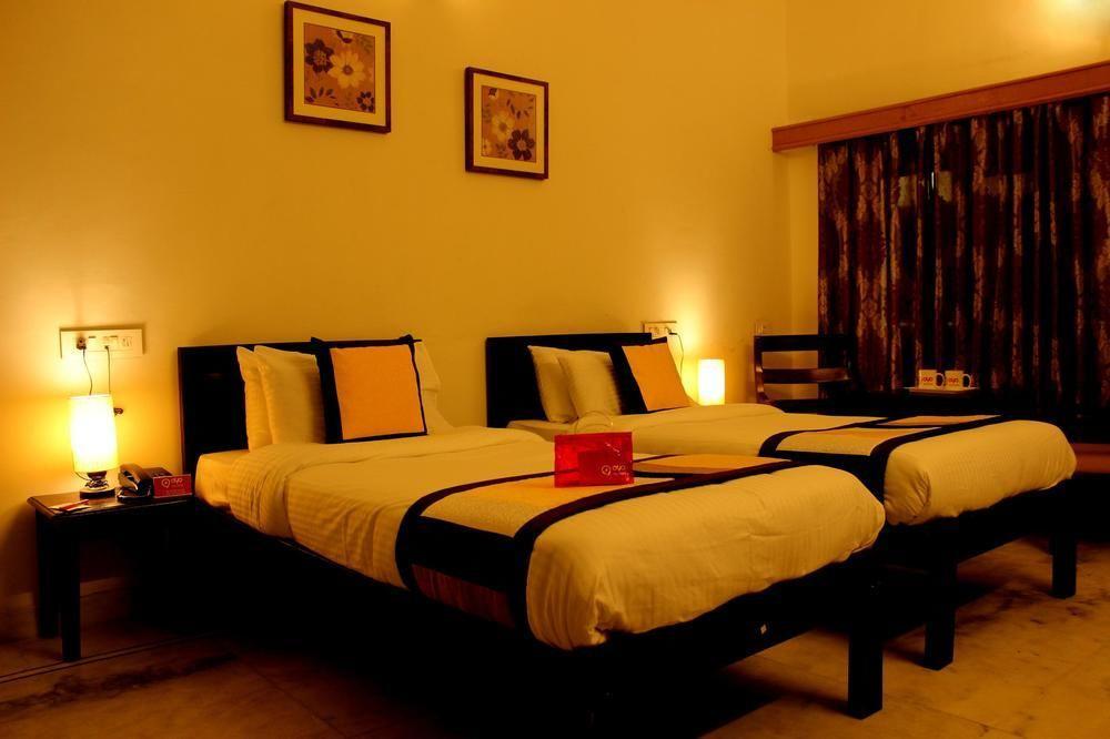 Oyo 1159 Hotel Chandra Prakash อุเดเปอร์ ภายนอก รูปภาพ