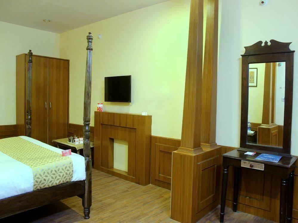 Oyo 1159 Hotel Chandra Prakash อุเดเปอร์ ภายนอก รูปภาพ