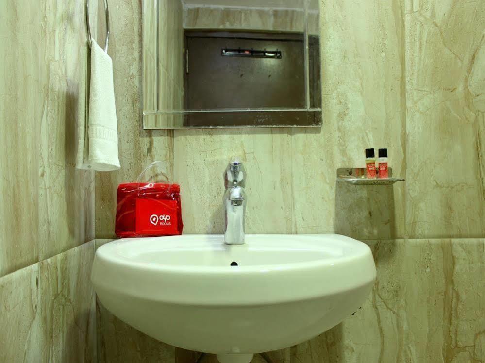 Oyo 1159 Hotel Chandra Prakash อุเดเปอร์ ภายนอก รูปภาพ