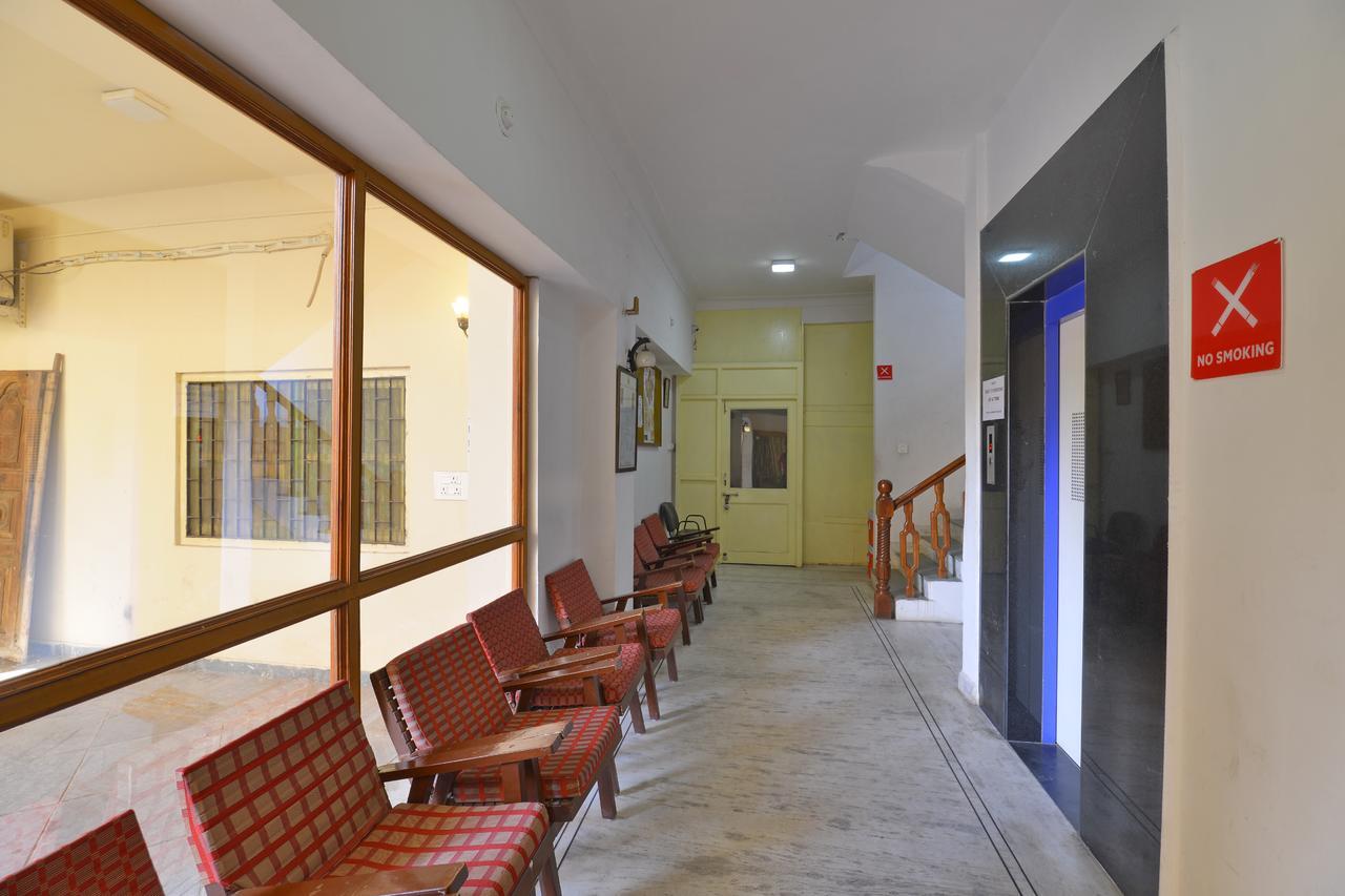 Oyo 1159 Hotel Chandra Prakash อุเดเปอร์ ภายนอก รูปภาพ