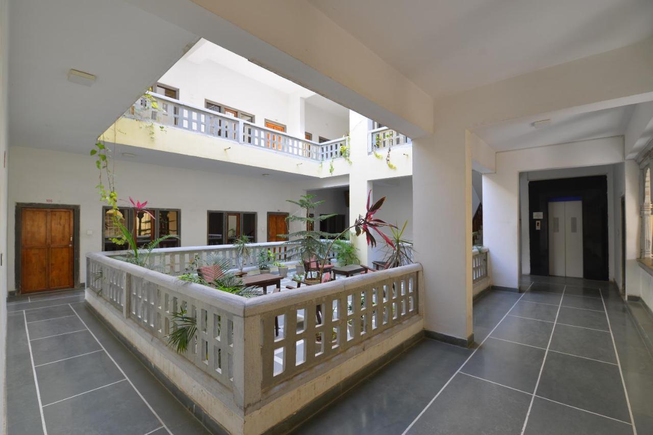 Oyo 1159 Hotel Chandra Prakash อุเดเปอร์ ภายนอก รูปภาพ